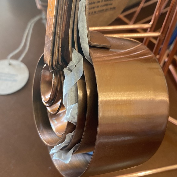 Set of measuring cups & spoons. Copper colored. - Picture 2 of 4